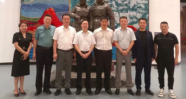 HJC黄金城平台投资集团与优秀企业家代表赴黑龙江省木兰县考察交流